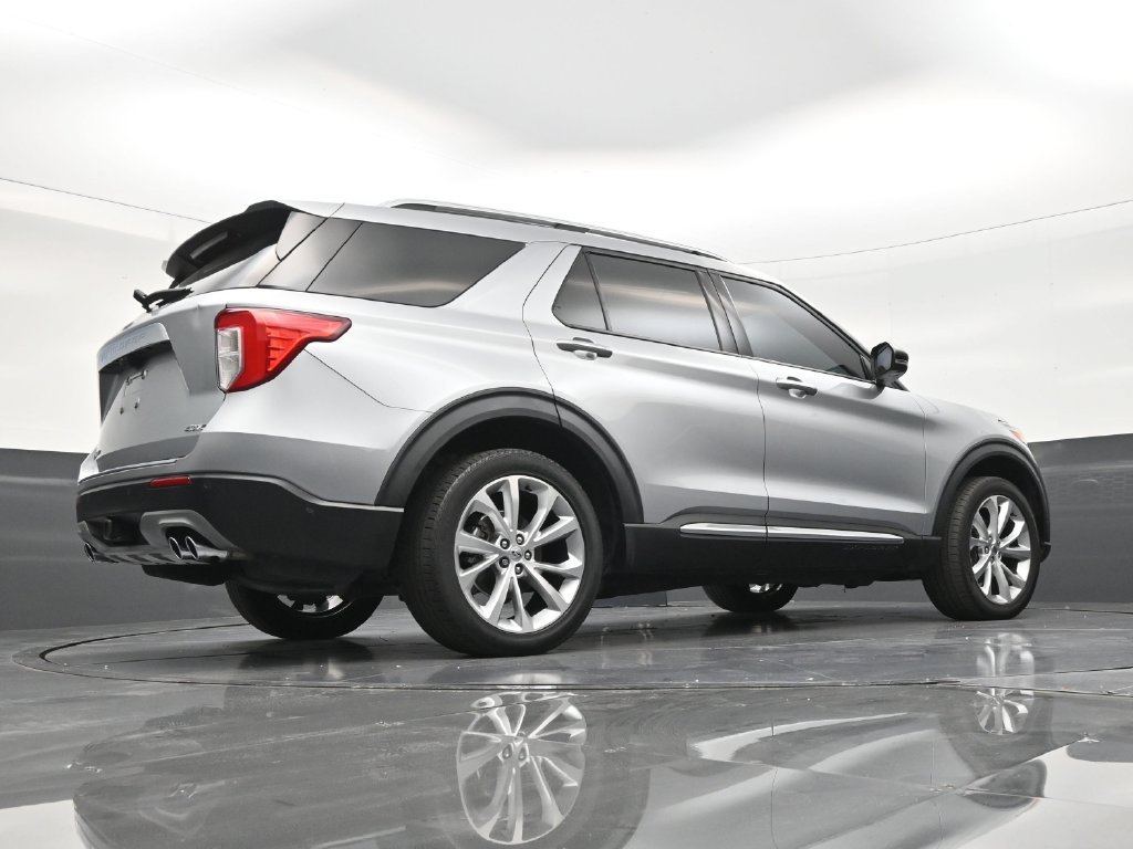 Used 2022 Ford Explorer Platinum w/ Equipment Group 601A AWD/4WD image 24