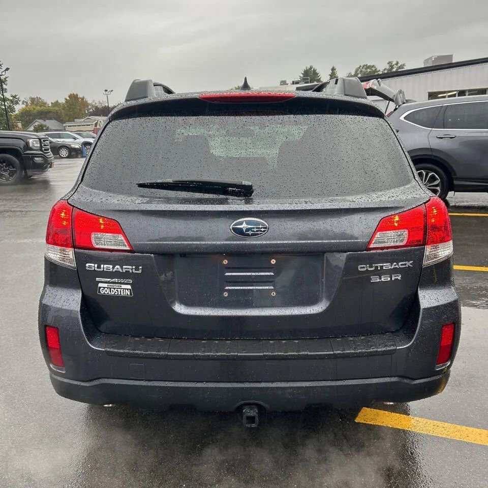 Used 2013 Subaru Outback 3.6R Limited image 7