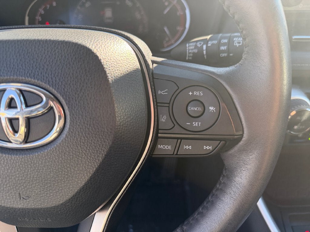 Used 2021 Toyota RAV4 Limited w/ Limited Grade Weather Package AWD/4WD image 16