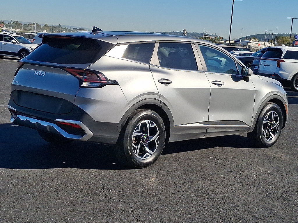 Used 2025 Kia Sportage LX FWD image 6