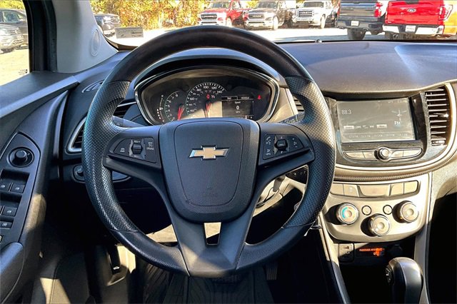Used 2017 Chevrolet Trax LT image 12