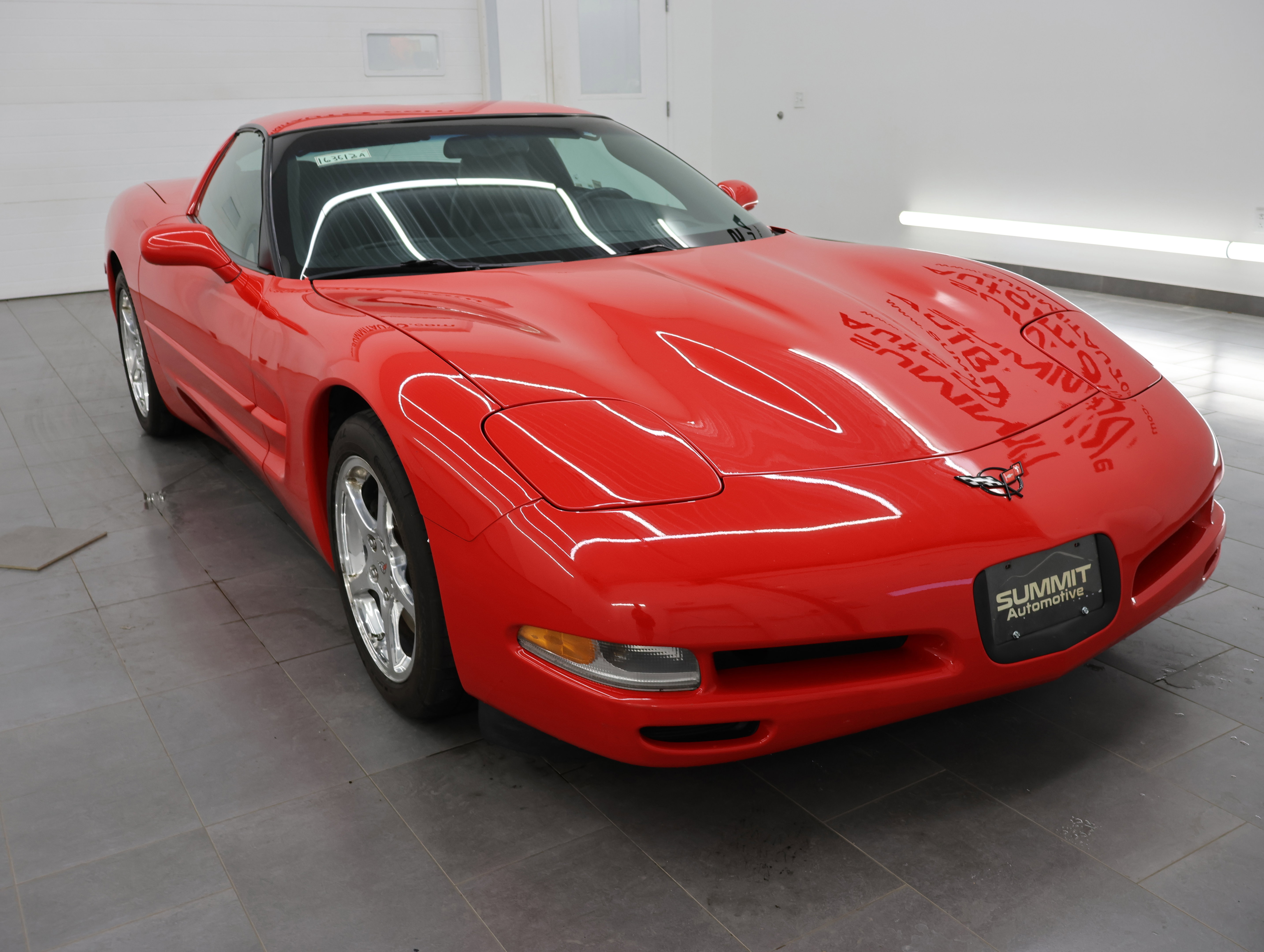 Used 2004 Chevrolet Corvette Coupe w/ Preferred Equipment Group RWD image 2