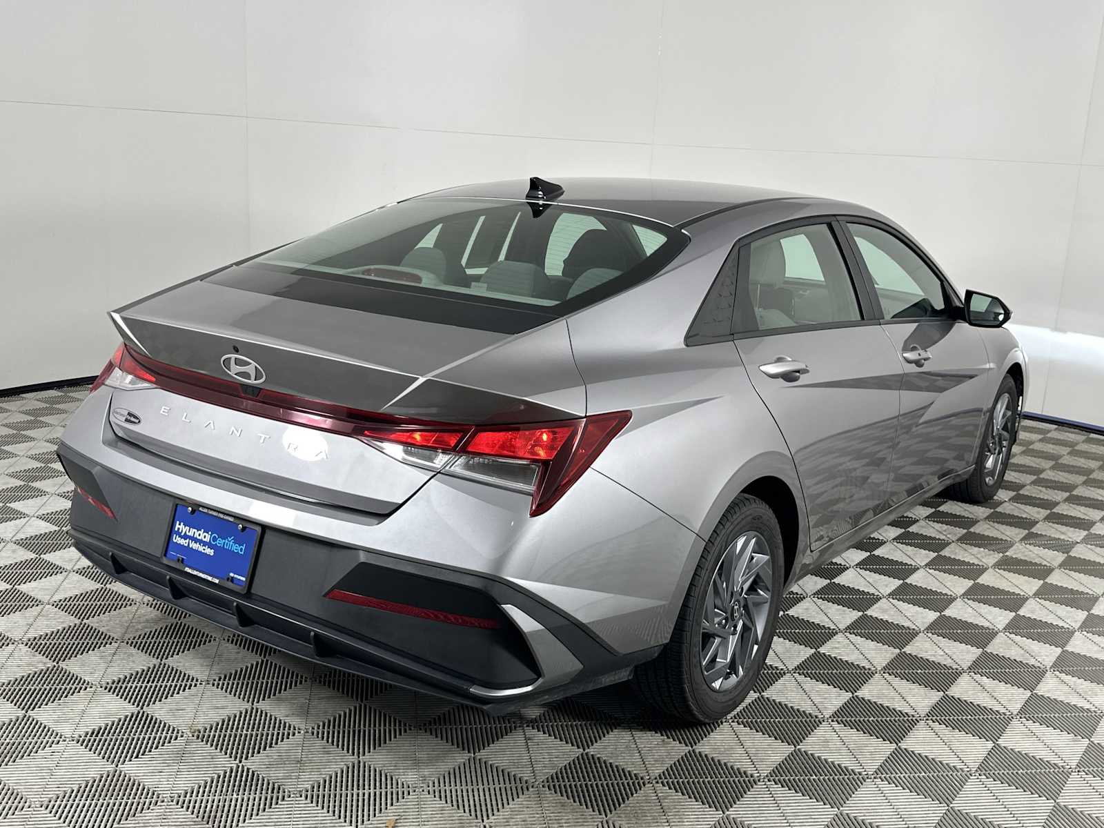 Certified 2024 Hyundai Elantra SEL FWD image 8