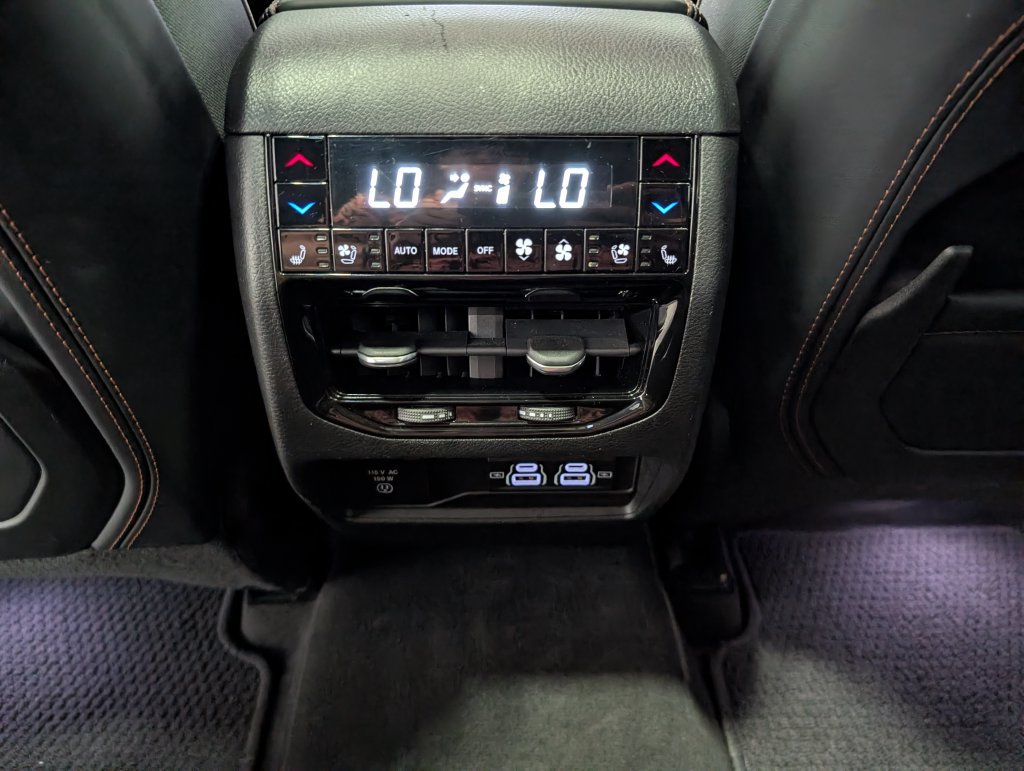 Used 2022 Jeep Grand Cherokee Summit AWD/4WD image 11