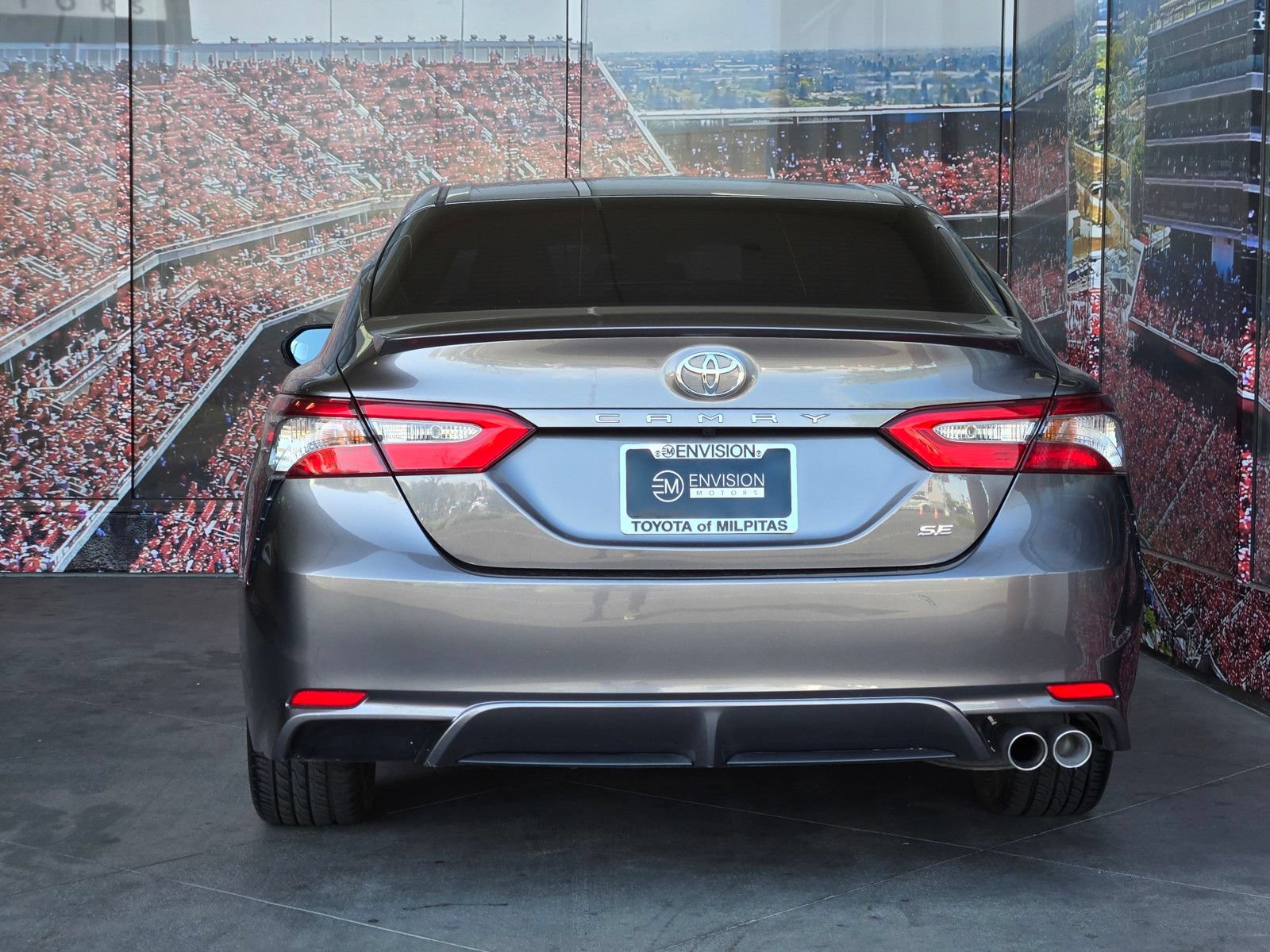 Used 2018 Toyota Camry SE FWD image 6