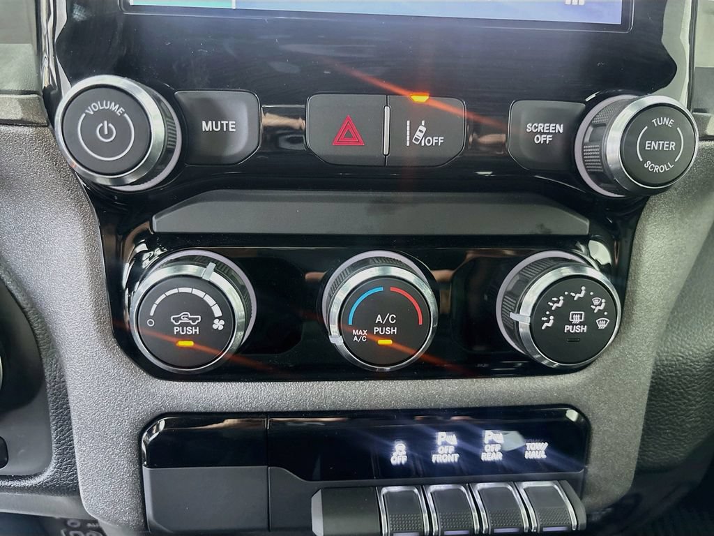 New 2026 RAM 1500 Warlock AWD/4WD image 13