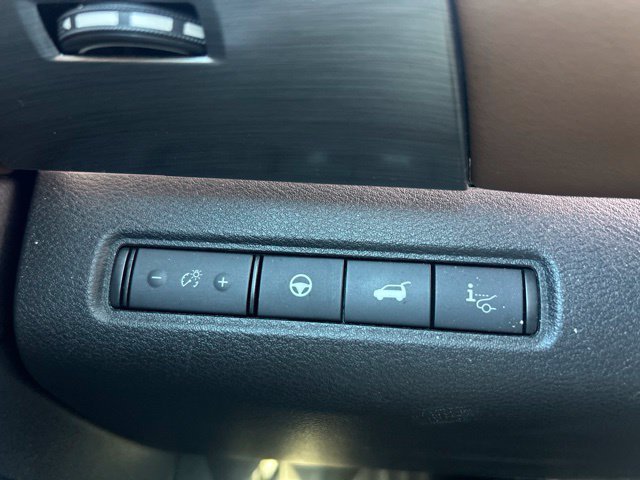 Used 2024 Nissan Pathfinder Platinum AWD/4WD image 14