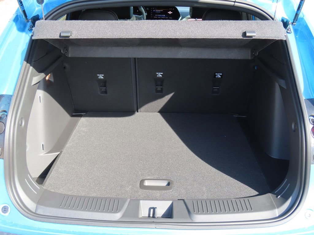 New 2026 Chevrolet Trax RS w/ Sunroof Package image 18