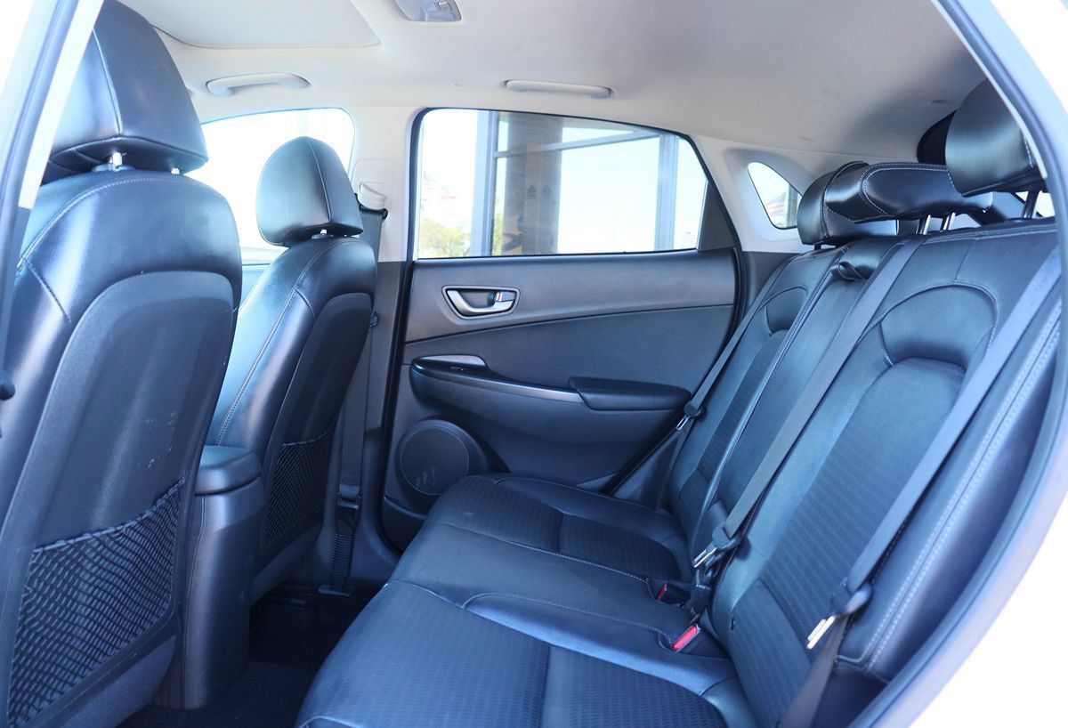 Used 2021 Hyundai Kona Limited AWD/4WD image 30