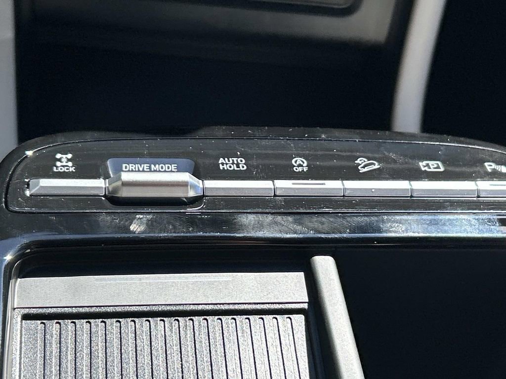 New 2026 Hyundai Tucson Limited image 35