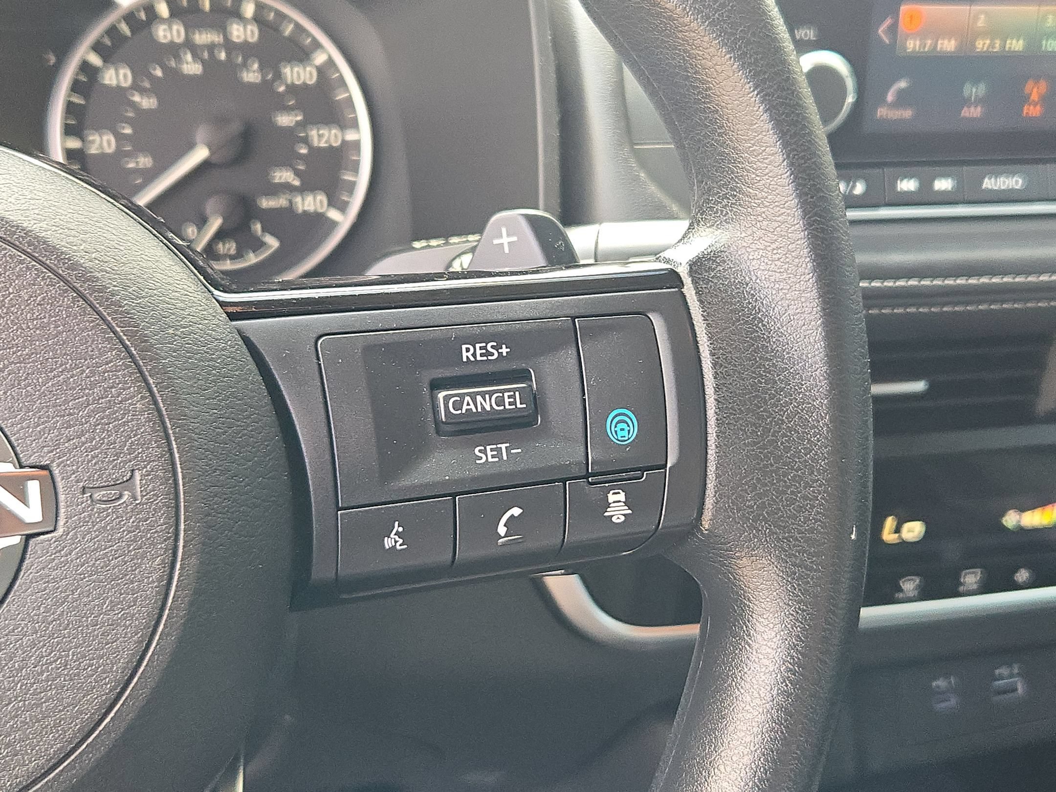 Used 2023 Nissan Rogue SV FWD image 21