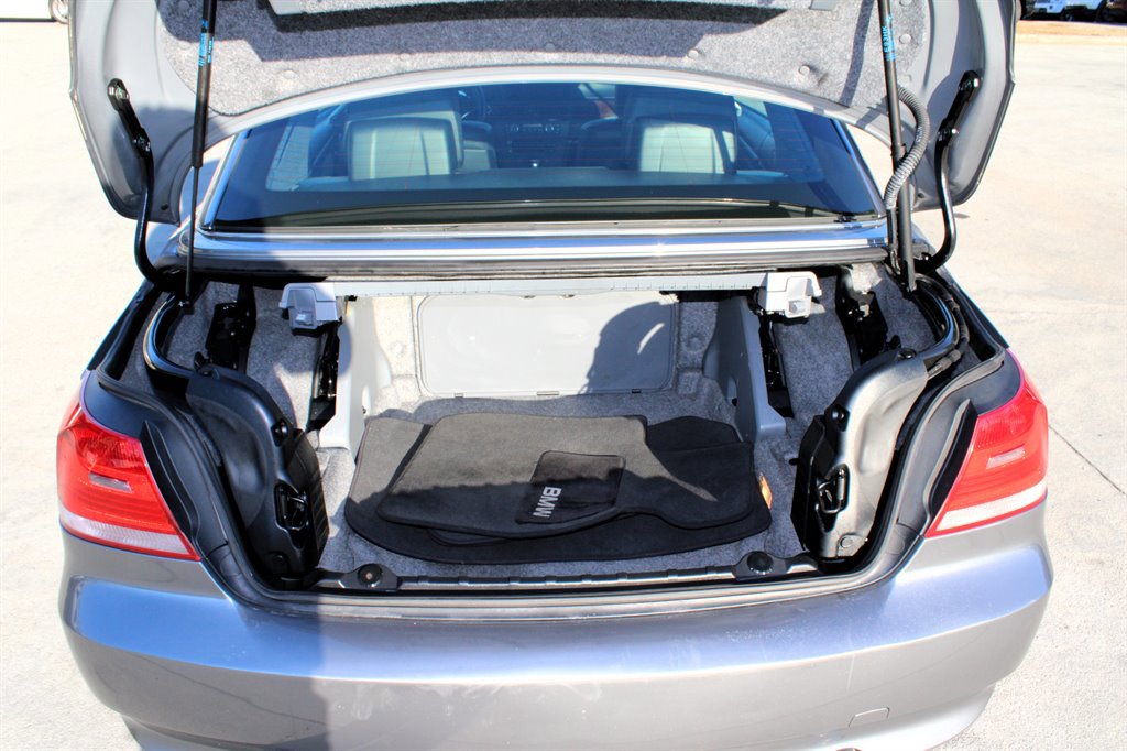 Used 2008 BMW 335i Convertible image 32