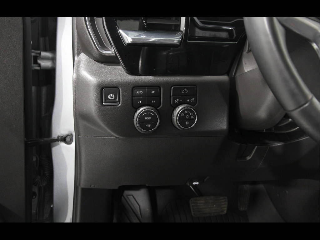 Used 2024 Chevrolet Silverado 1500 LT Trail Boss w/ Convenience Package II image 6