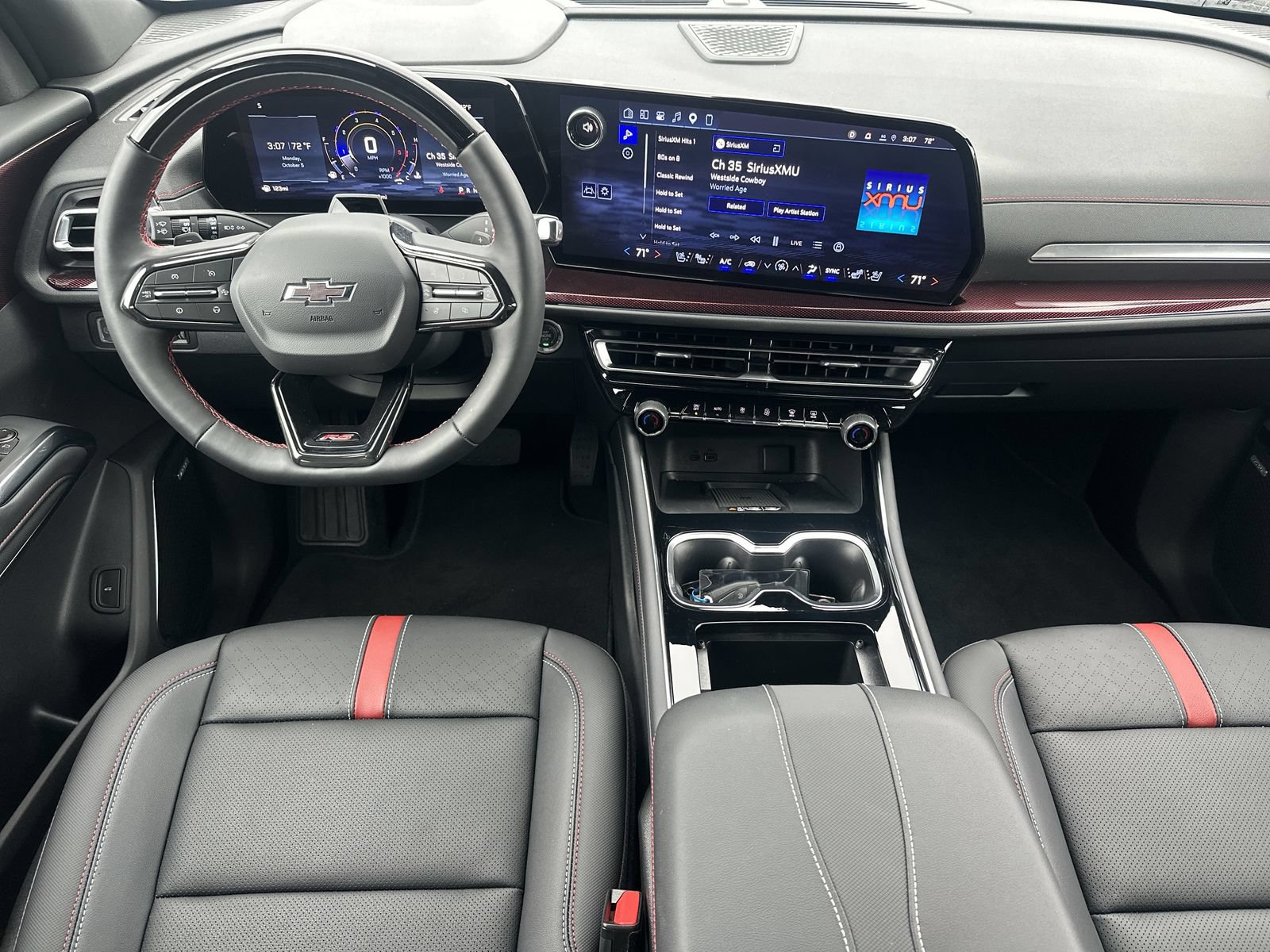 Used 2026 Chevrolet Traverse RS w/ LPO, Floor Liner Package FWD image 18