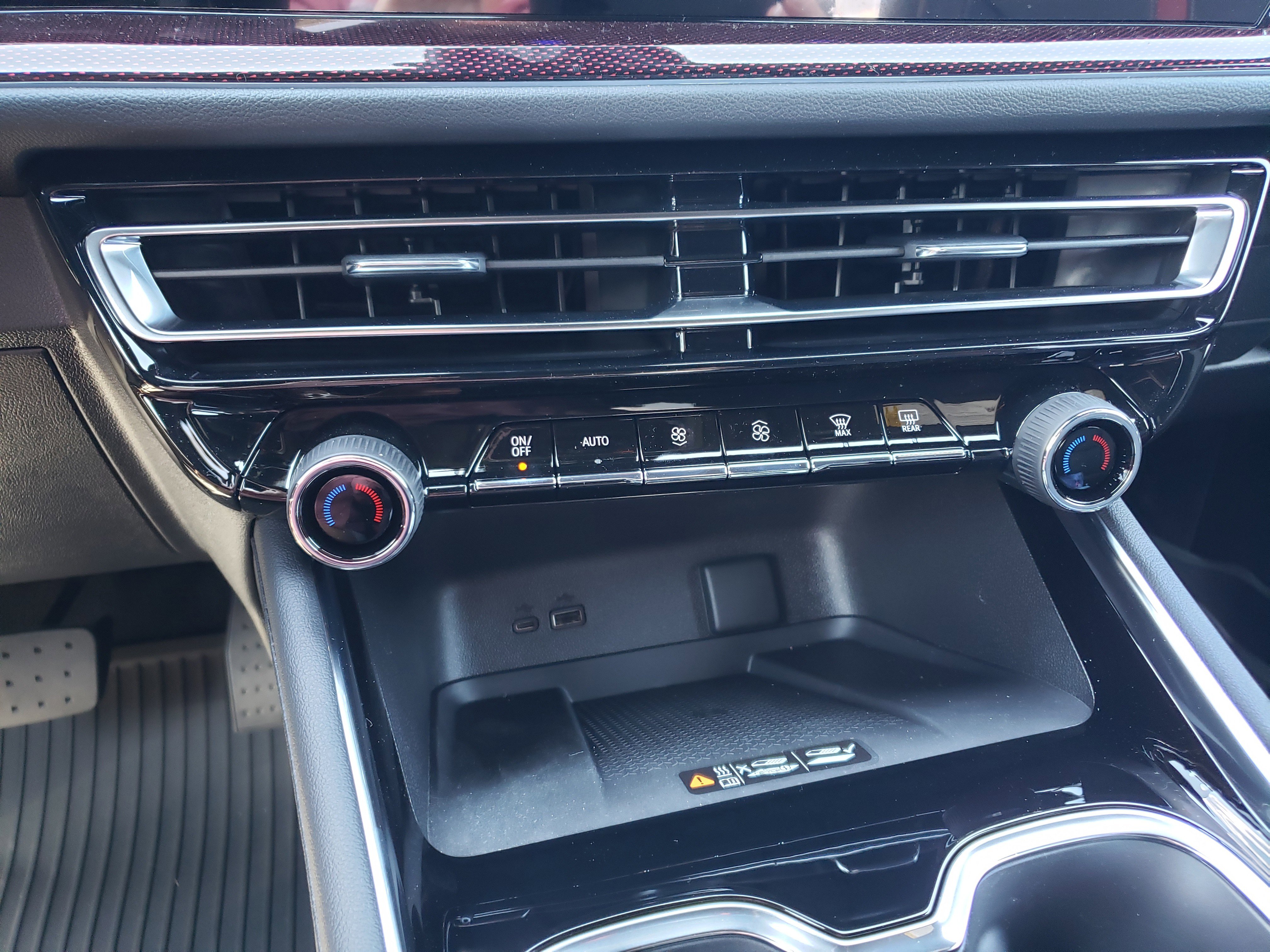 New 2026 Chevrolet Traverse RS image 25