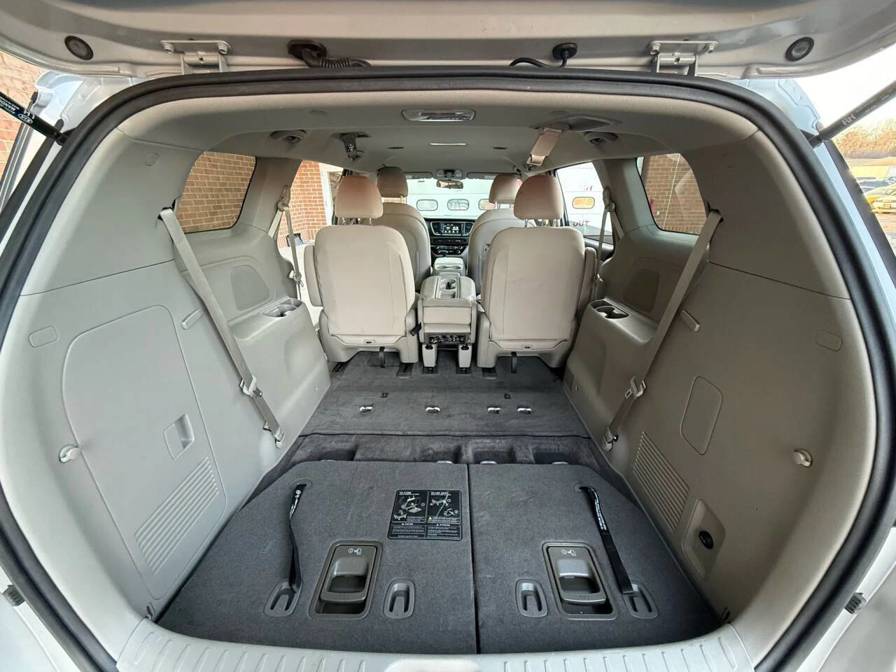 Used 2020 Kia Sedona LX FWD image 23