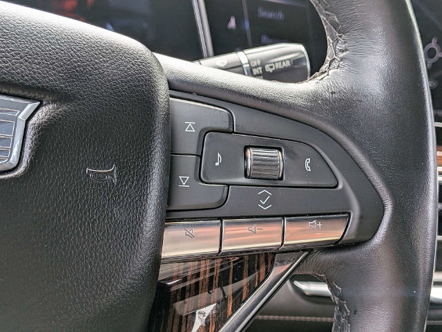 Used 2022 Cadillac Escalade Premium Luxury AWD/4WD image 33
