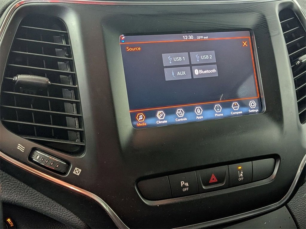 Certified 2021 Jeep Cherokee Latitude Lux image 23