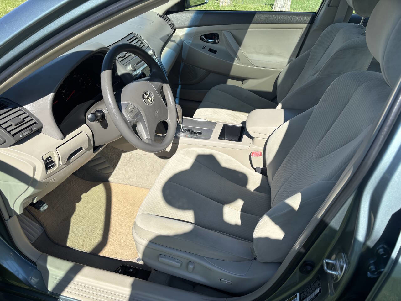 Used 2009 Toyota Camry LE FWD image 9