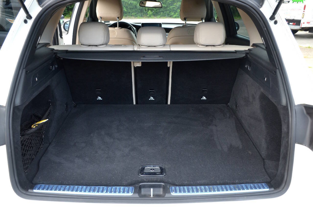 Used 2018 Mercedes-Benz GLC 300 4MATIC image 10