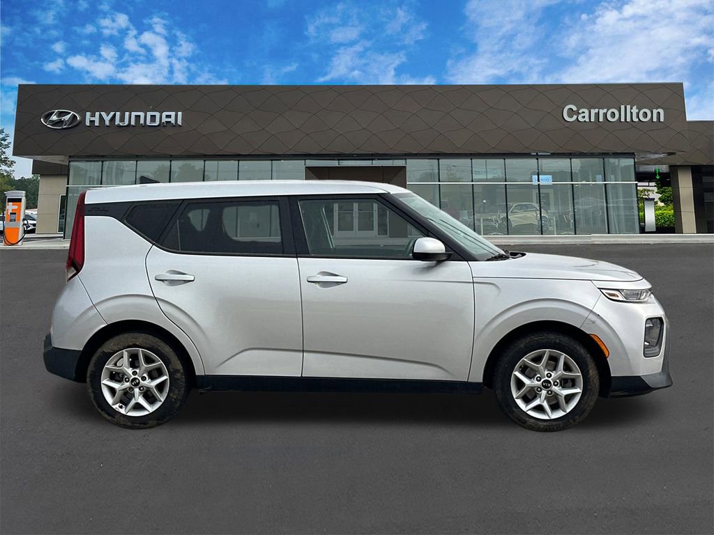 Used 2020 Kia Soul S image 4