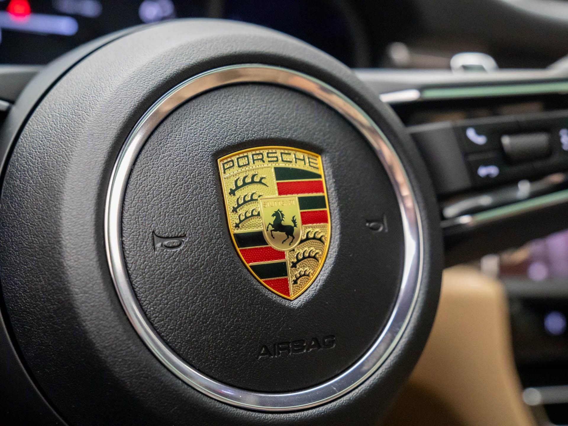 Certified 2026 Porsche Macan AWD/4WD image 25