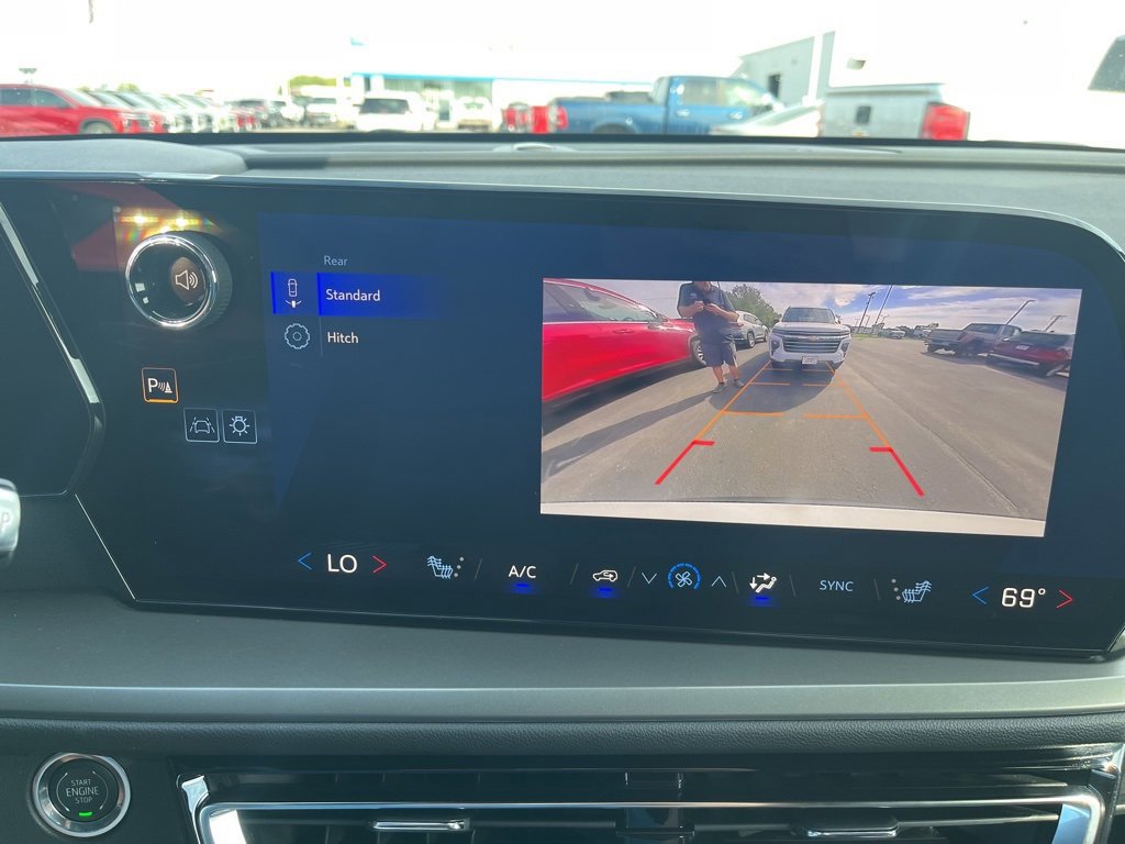 New 2025 Chevrolet Traverse LT w/ Midnight/Sport Edition image 19