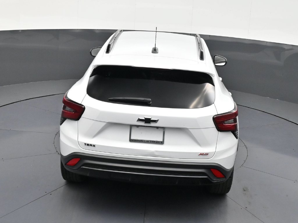 Used 2026 Chevrolet Trax RS w/ Sunroof Package FWD image 14