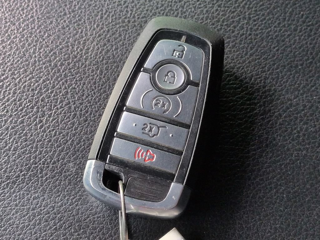 Used 2020 Ford Expedition XLT w/ Equipment Group 202A RWD image 28