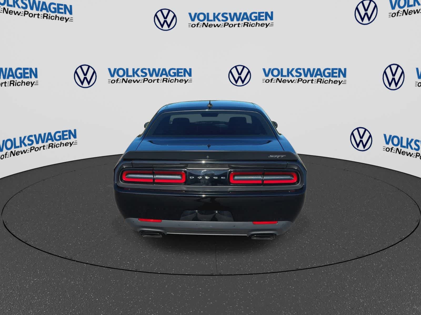 Used 2016 Dodge Challenger SRT Hellcat RWD image 9