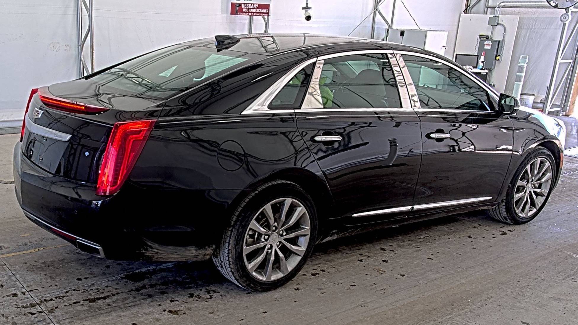 Used 2017 Cadillac XTS Luxury image 3