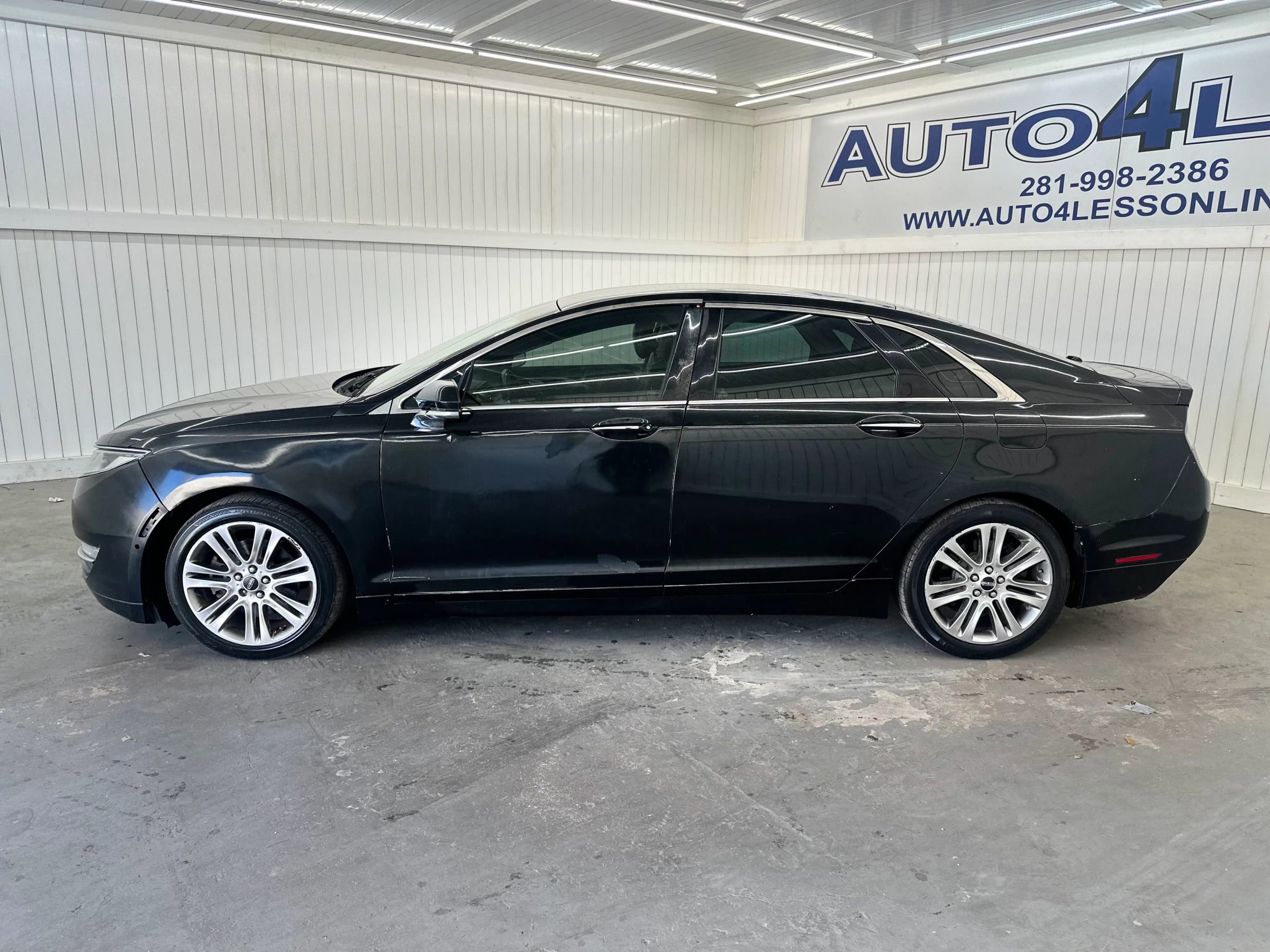 Used 2013 Lincoln MKZ FWD image 8
