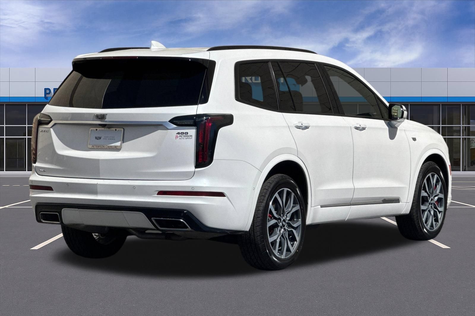 Used 2023 Cadillac XT6 Sport w/ Technology Package AWD/4WD image 4