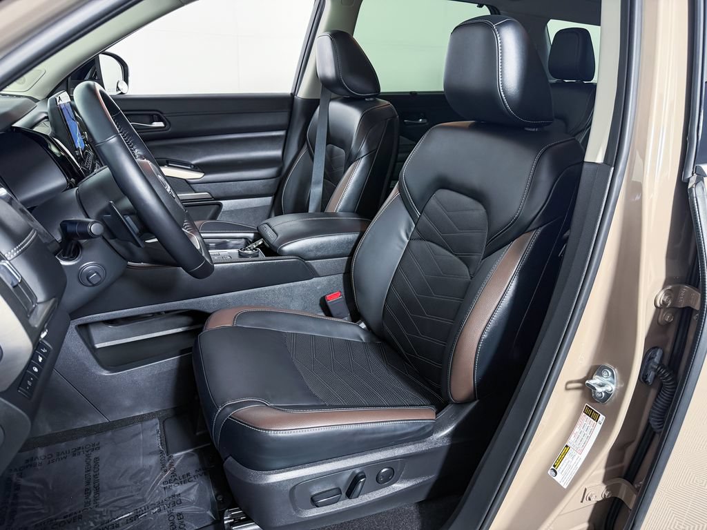 Certified 2023 Nissan Pathfinder Platinum AWD/4WD image 18