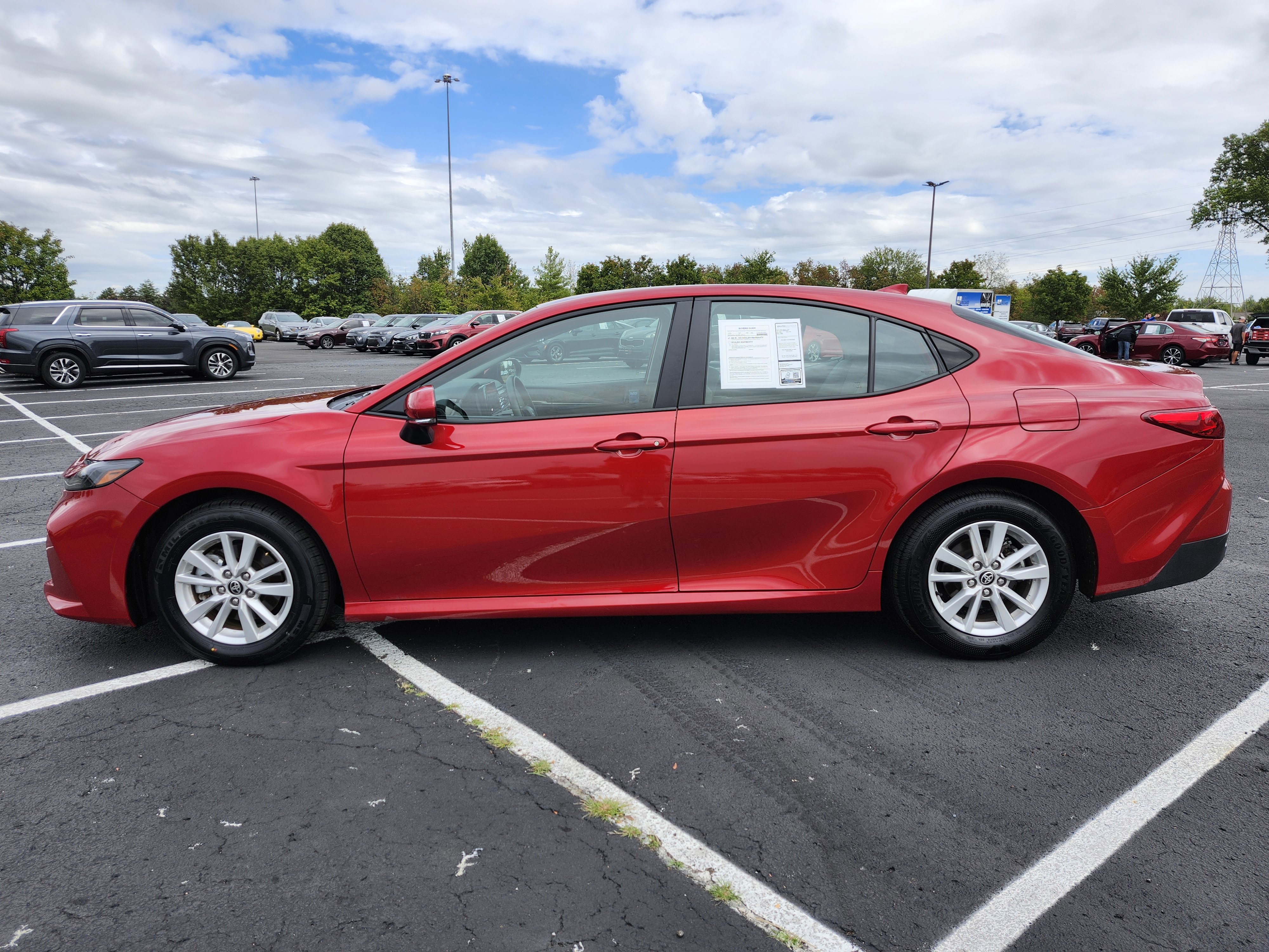 Used 2025 Toyota Camry LE image 7