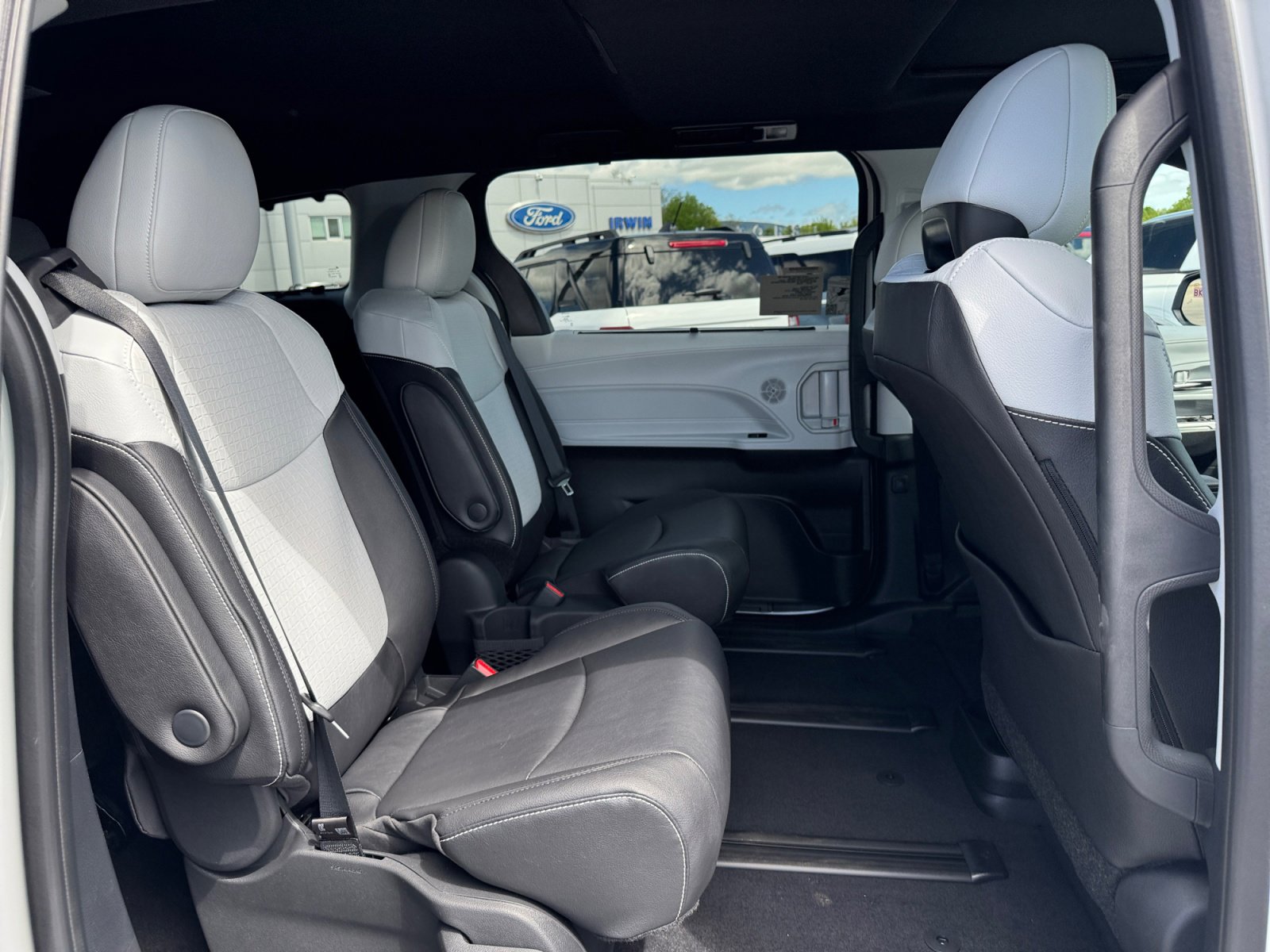 New 2026 Toyota Sienna XSE AWD/4WD image 27
