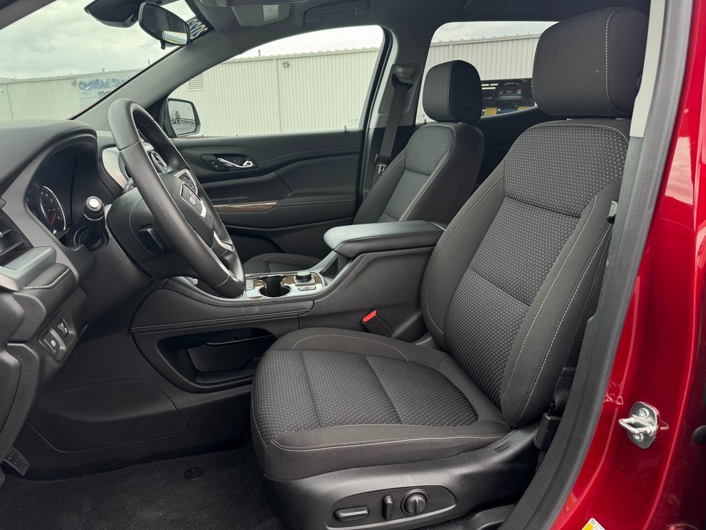 Used 2023 GMC Acadia SLE w/ Driver Convenience Package image 9