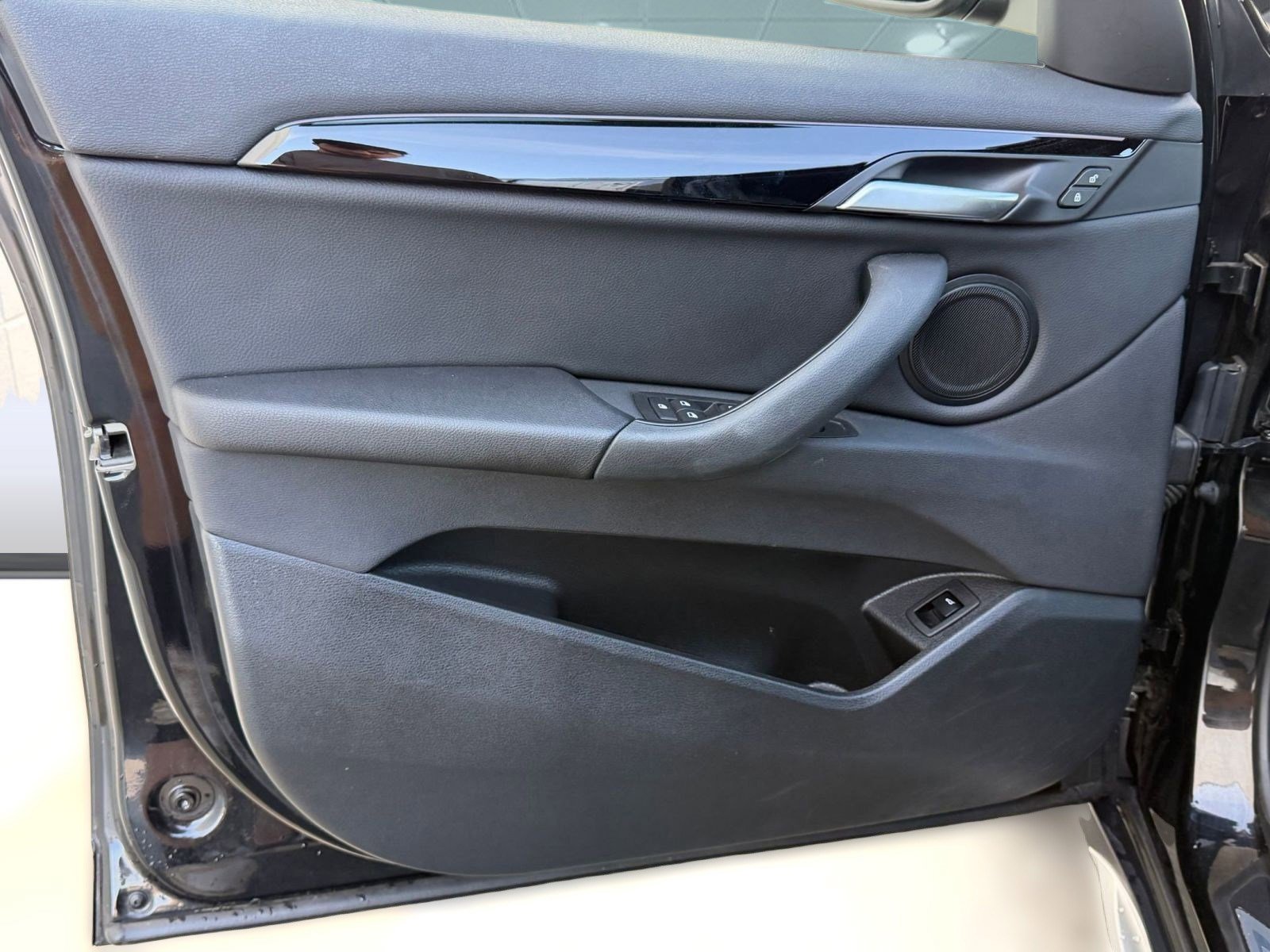 Certified 2022 BMW X1 xDrive28i w/ Convenience Package image 21