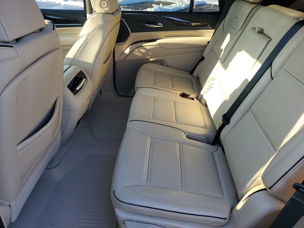 Used 2022 Cadillac Escalade Premium Luxury image 29