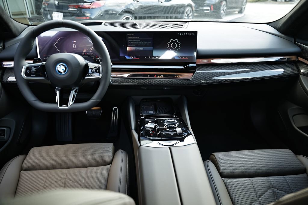 New 2026 BMW 550e xDrive w/ Executive Package AWD/4WD image 30