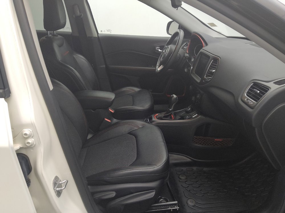 Used 2019 Jeep Compass Trailhawk w/ Cold Weather Group AWD/4WD image 21