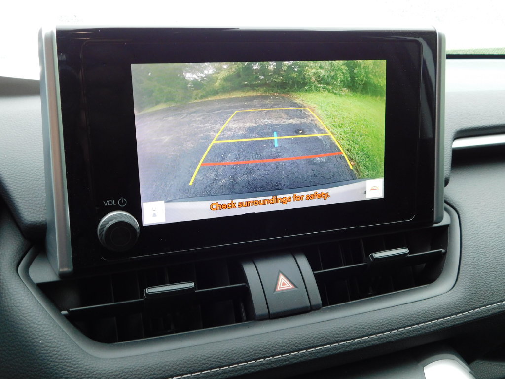 Used 2024 Toyota RAV4 LE AWD/4WD image 32