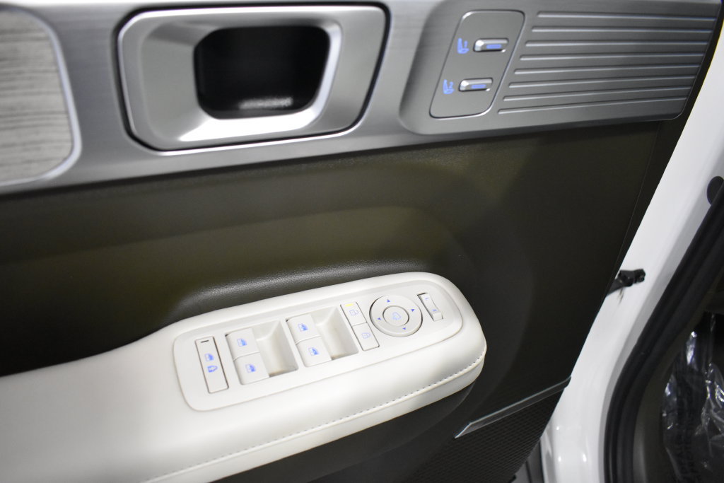 Used 2024 Hyundai Santa Fe Calligraphy AWD/4WD image 16