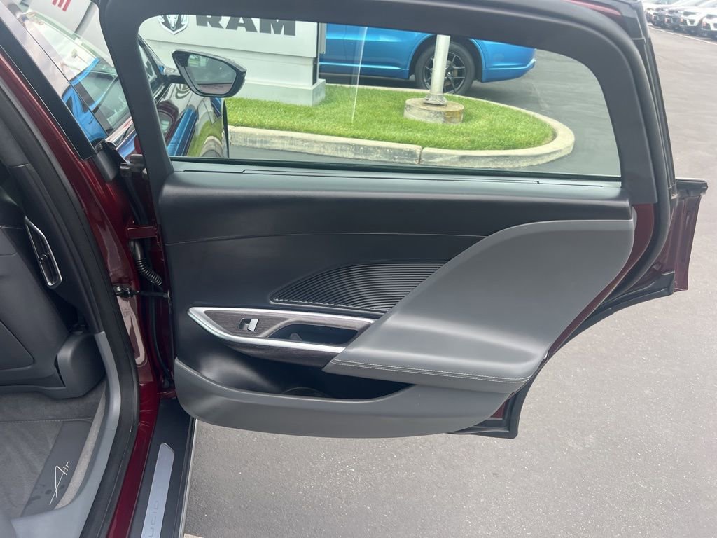 Used 2024 Lucid Air Touring image 43