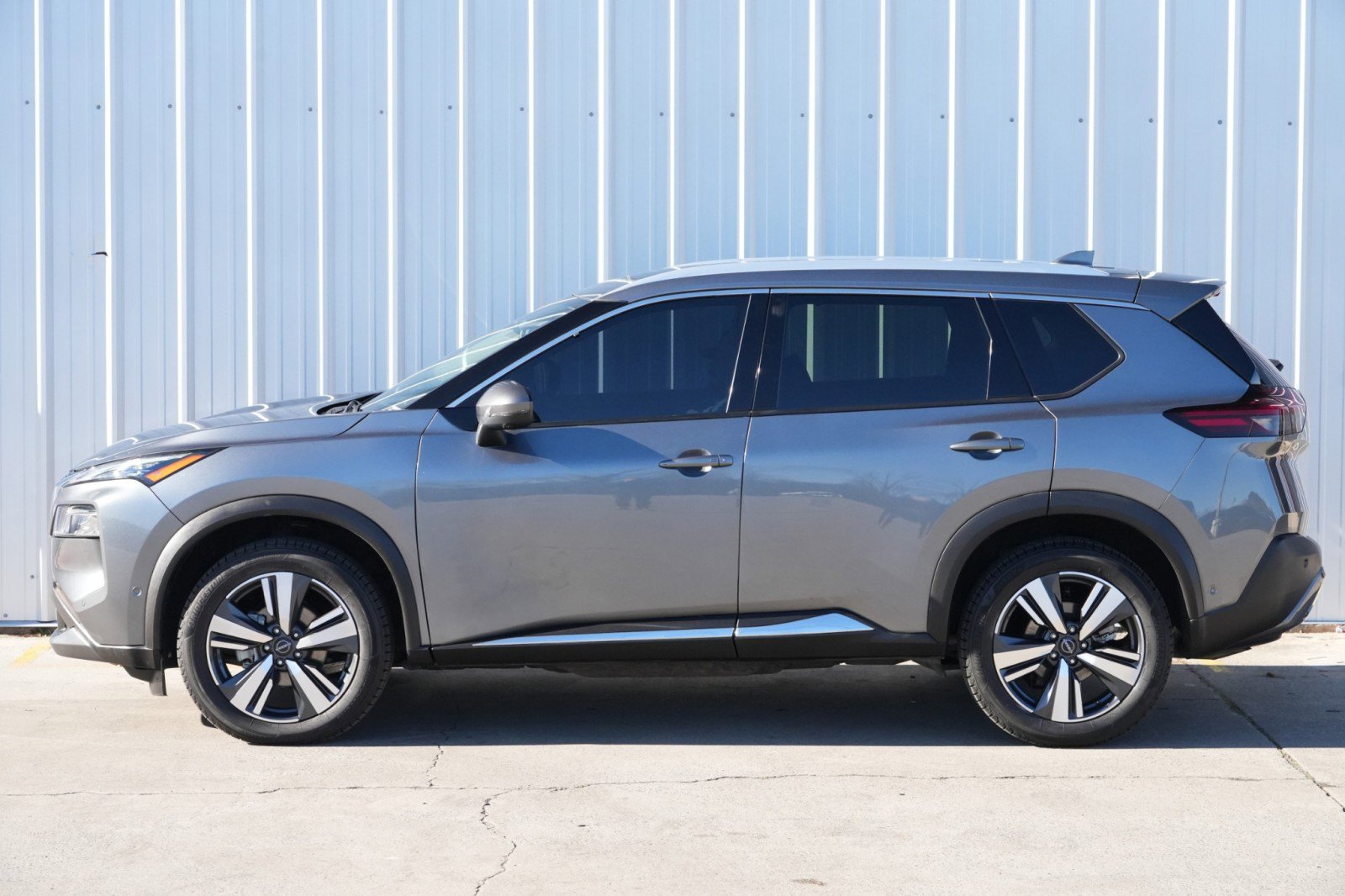 Used 2023 Nissan Rogue SL w/ SL Premium Package FWD image 47