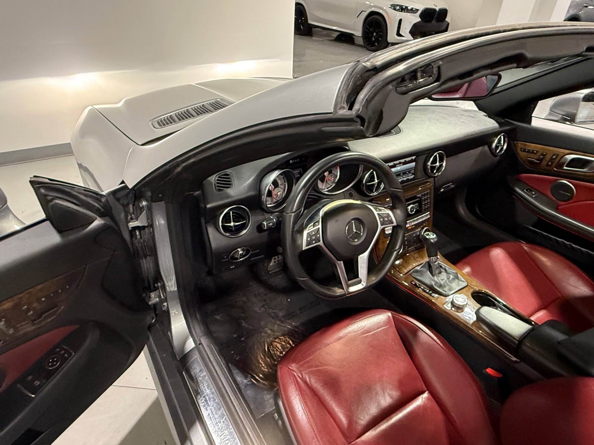 Used 2015 Mercedes-Benz SLK 350 image 26