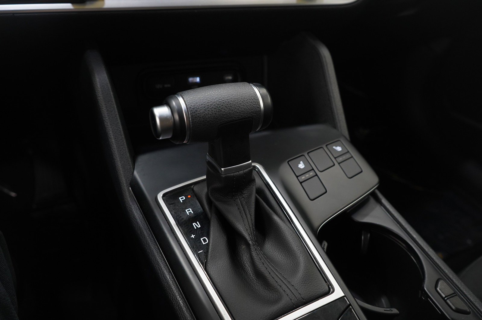 Used 2025 Kia Sportage LX image 23