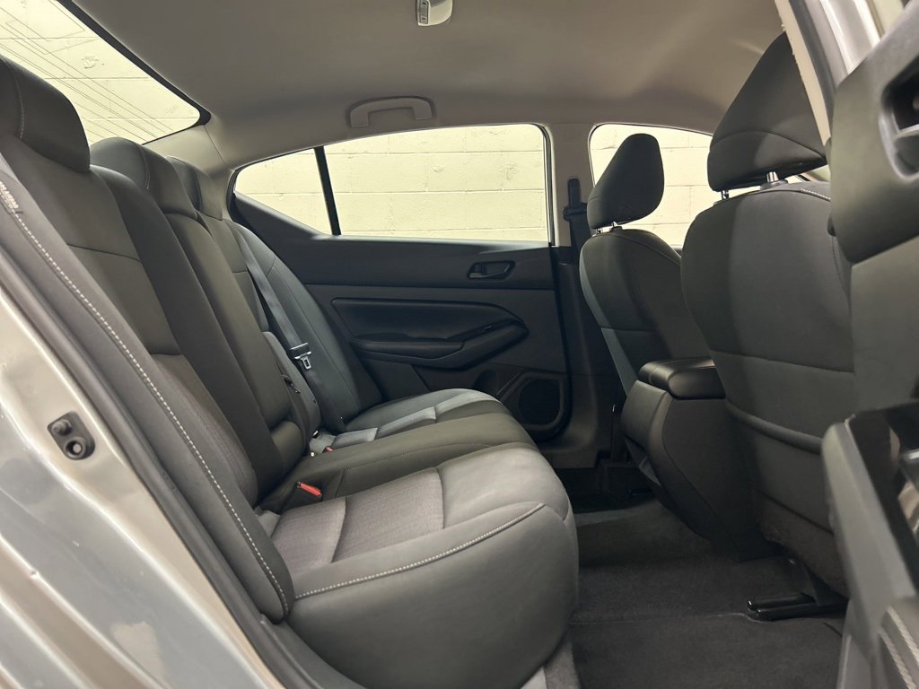 Used 2023 Nissan Altima 2.5 SV image 9