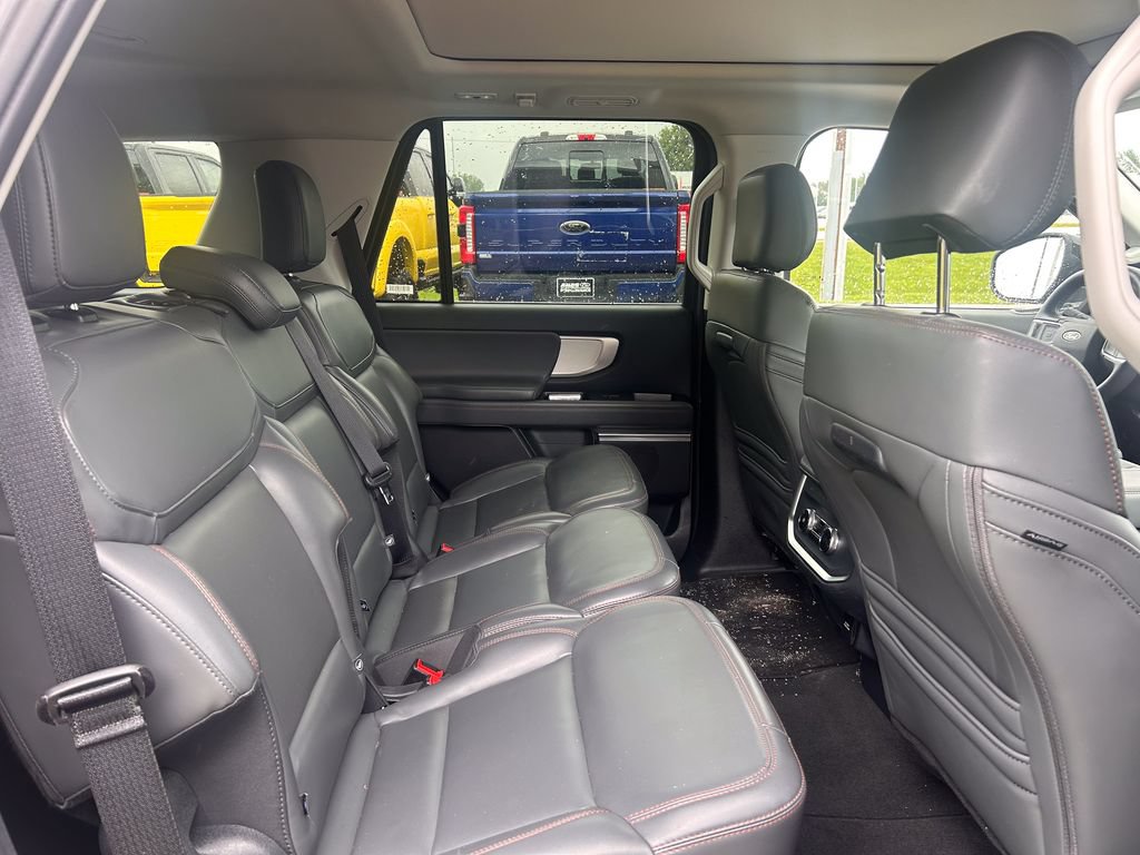 Used 2025 Ford Expedition Active AWD/4WD image 24