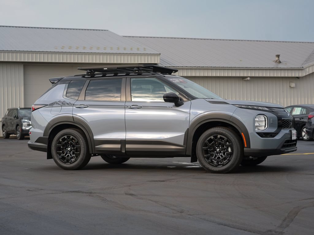 New 2026 Mitsubishi Outlander AWD image 2